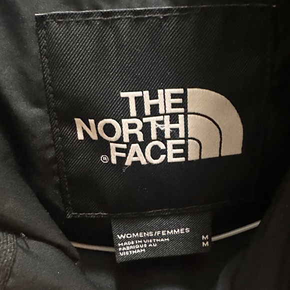 The North Face Women's Classic Black Puffer Coat - Picture 2 of 2